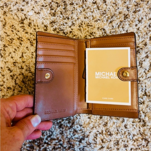 Michael Kors Dark Brown Logo Wallet’s - Picture 3 of 4